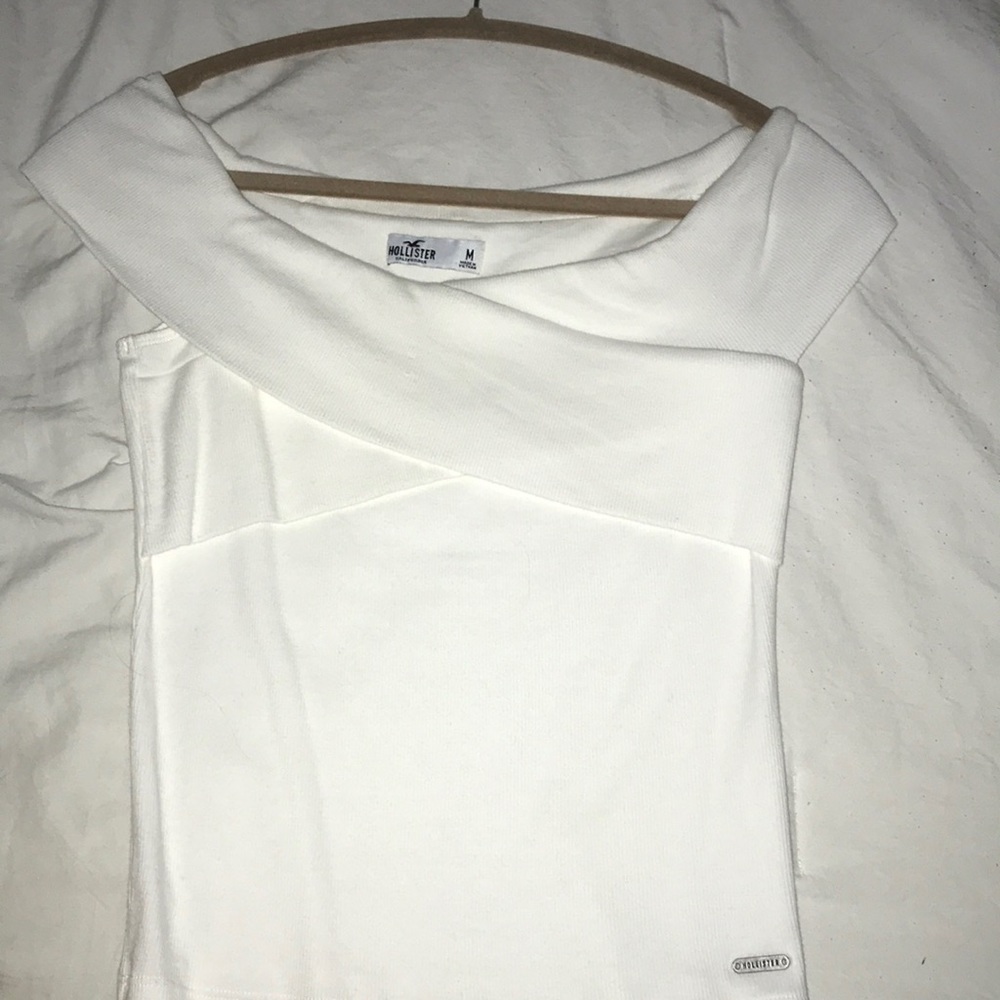 White off the shoulder ribbed top